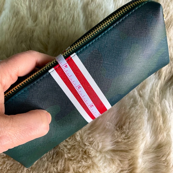 Charlotte and Emerson Cosmetic/Travel bags set of 2 - Picture 12 of 13